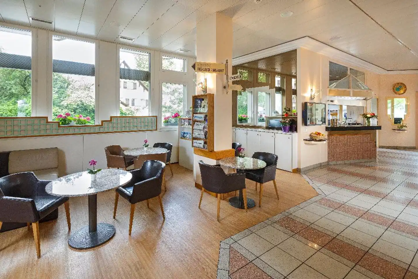 Welcome Inn Zürich-Flughafen Lobby