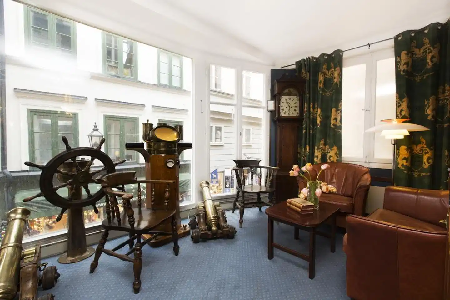 Collector's Lord Nelson Hotel Lobby