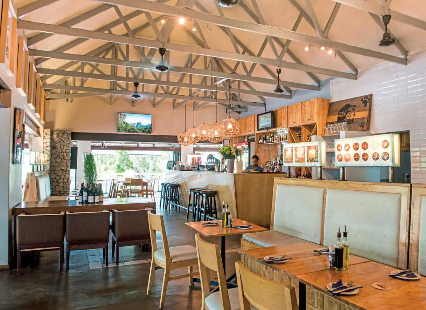 Perrys Bridge Hollow Boutique Bar