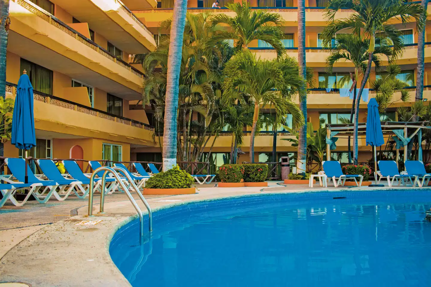 Las Palmas by the Sea Pool