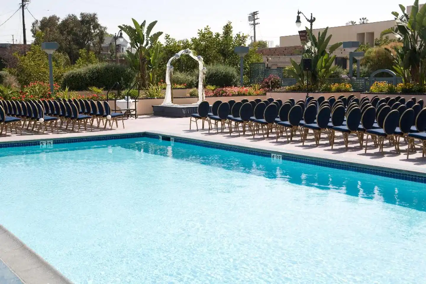 Crowne Plaza Los Angeles Harbour Pool