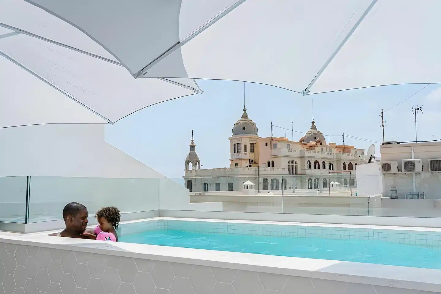 DormirDCine Alicante Pool