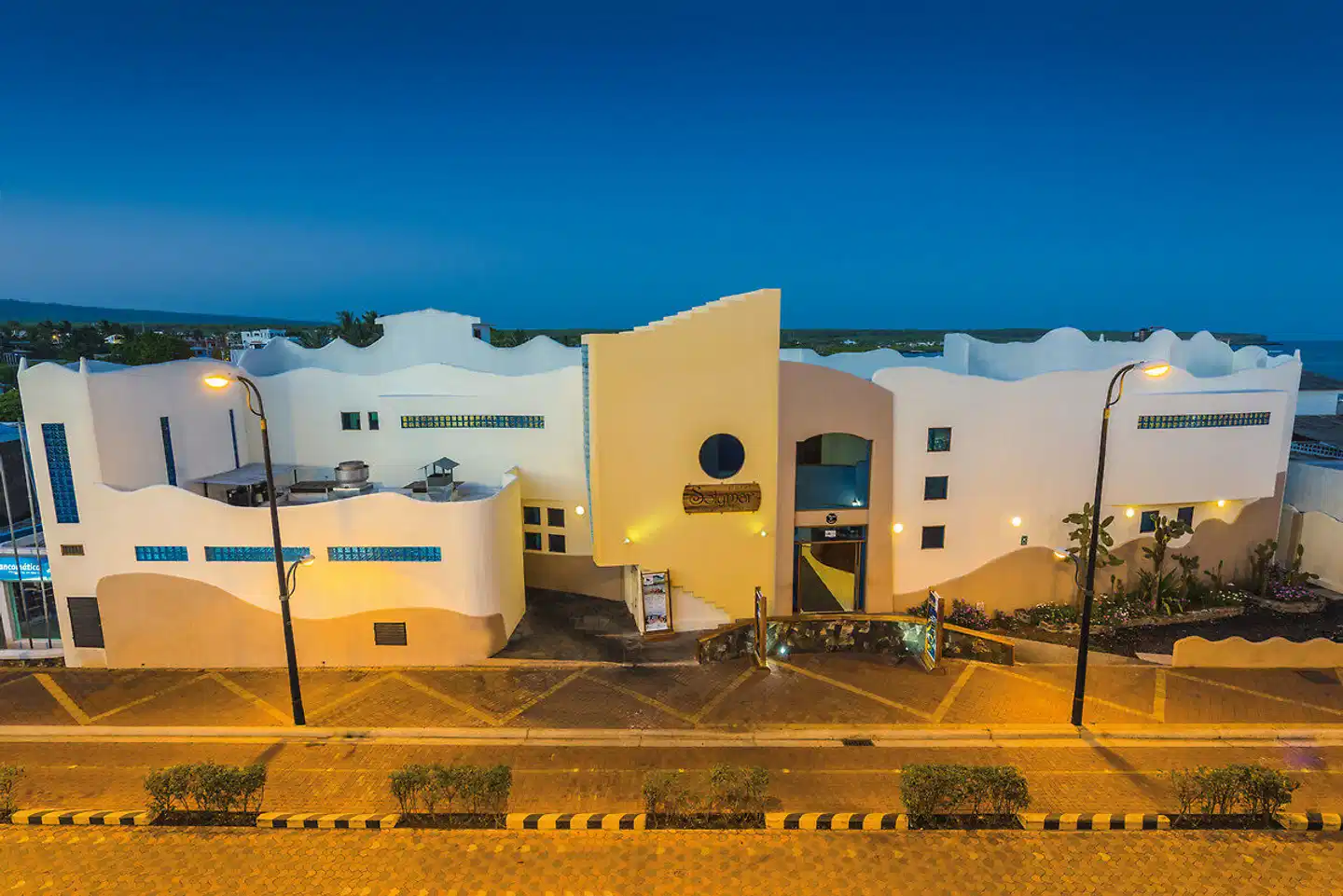 Solymar Galapagos Aussenansicht