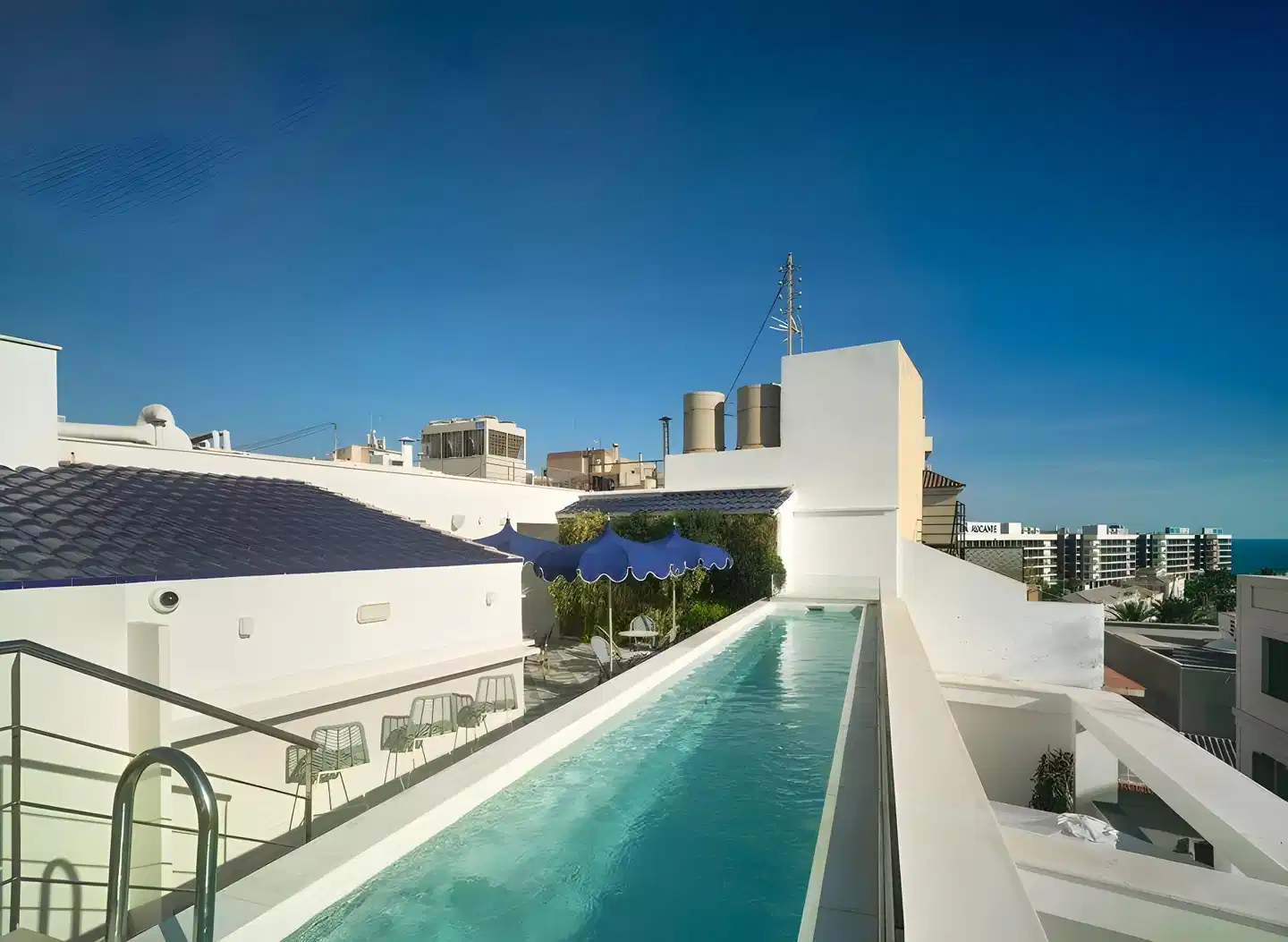 DormirDCine Alicante Aussenansicht