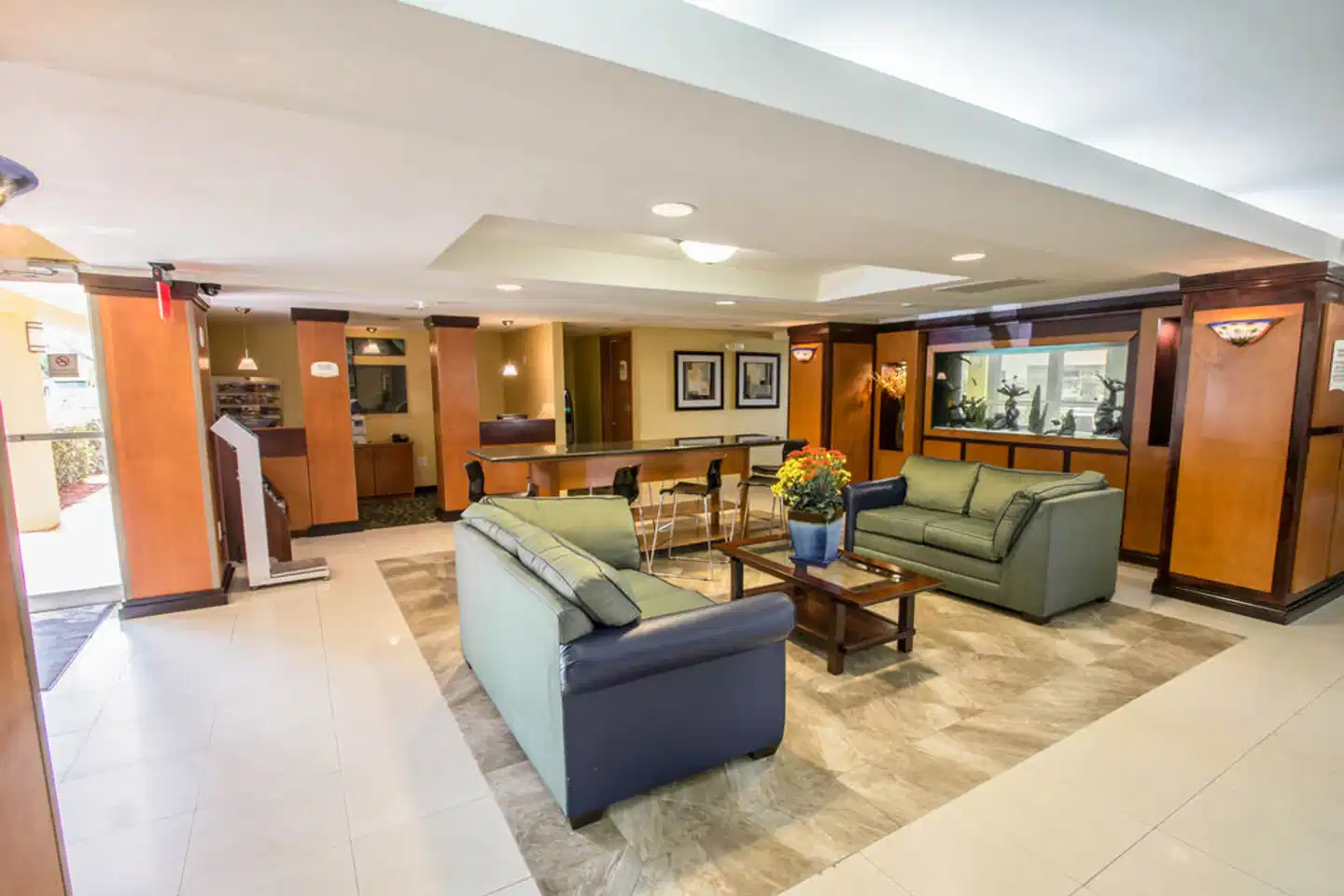 Quality Inn Miami Airport Lobby