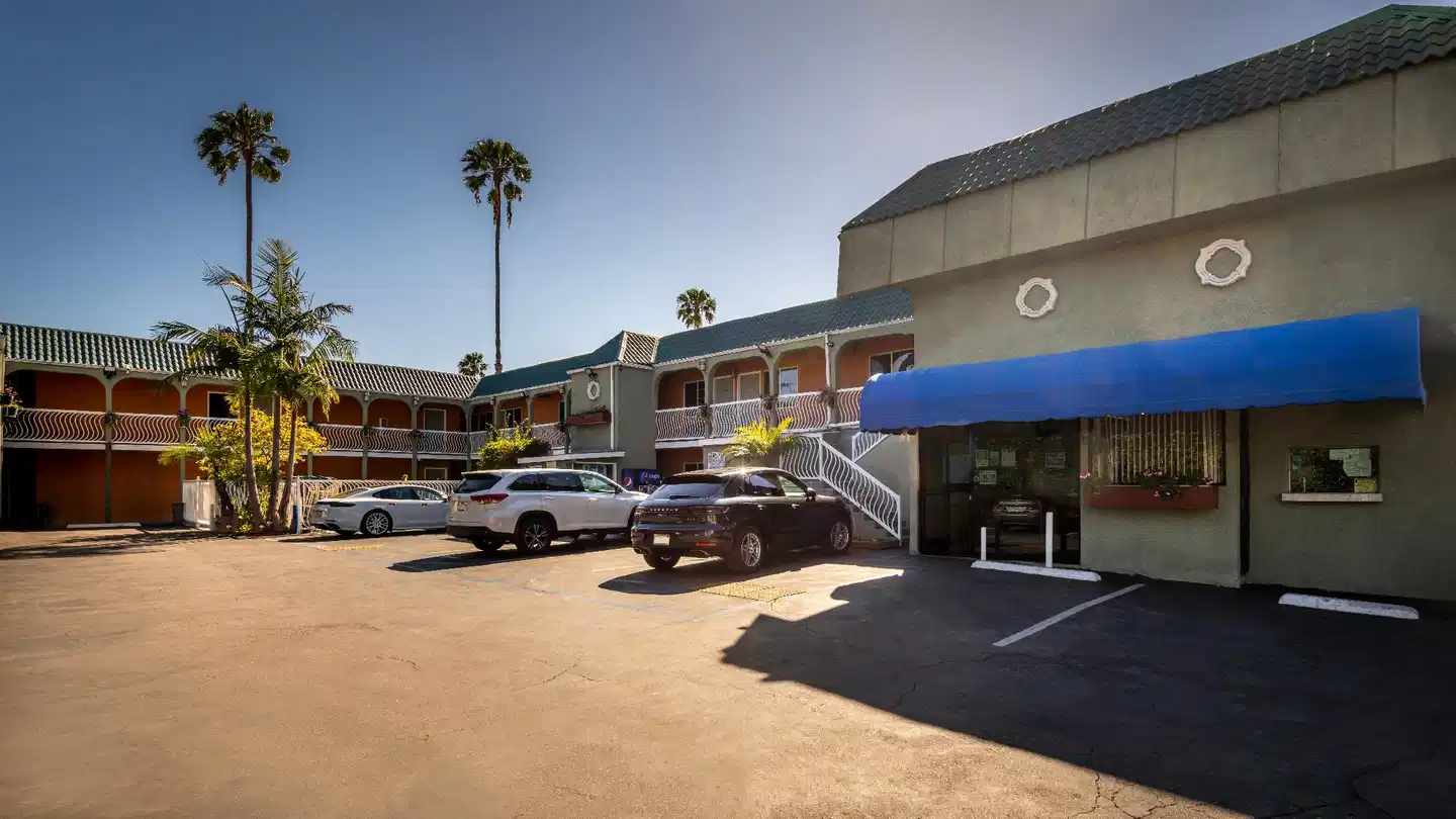 Hotel Hwood Aussenansicht