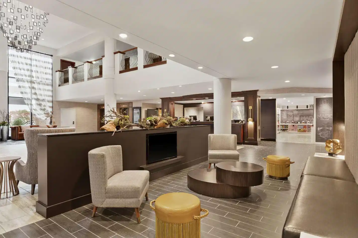 DoubleTree by Hilton McLean Tysons Lobby