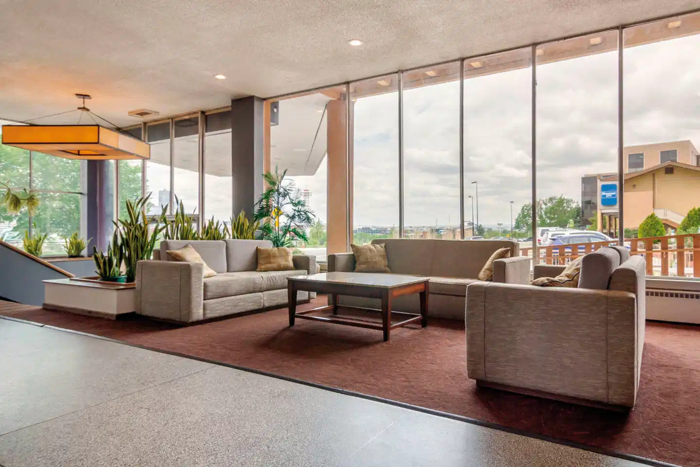 Quality Inn & Suites Denver International Airport Lobby