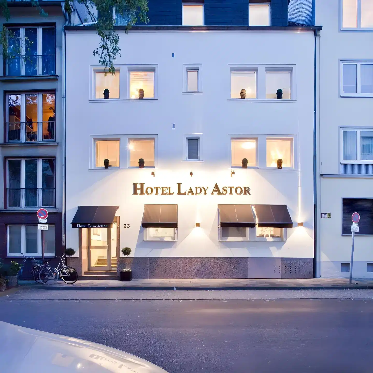 Lady Astor Aussenansicht