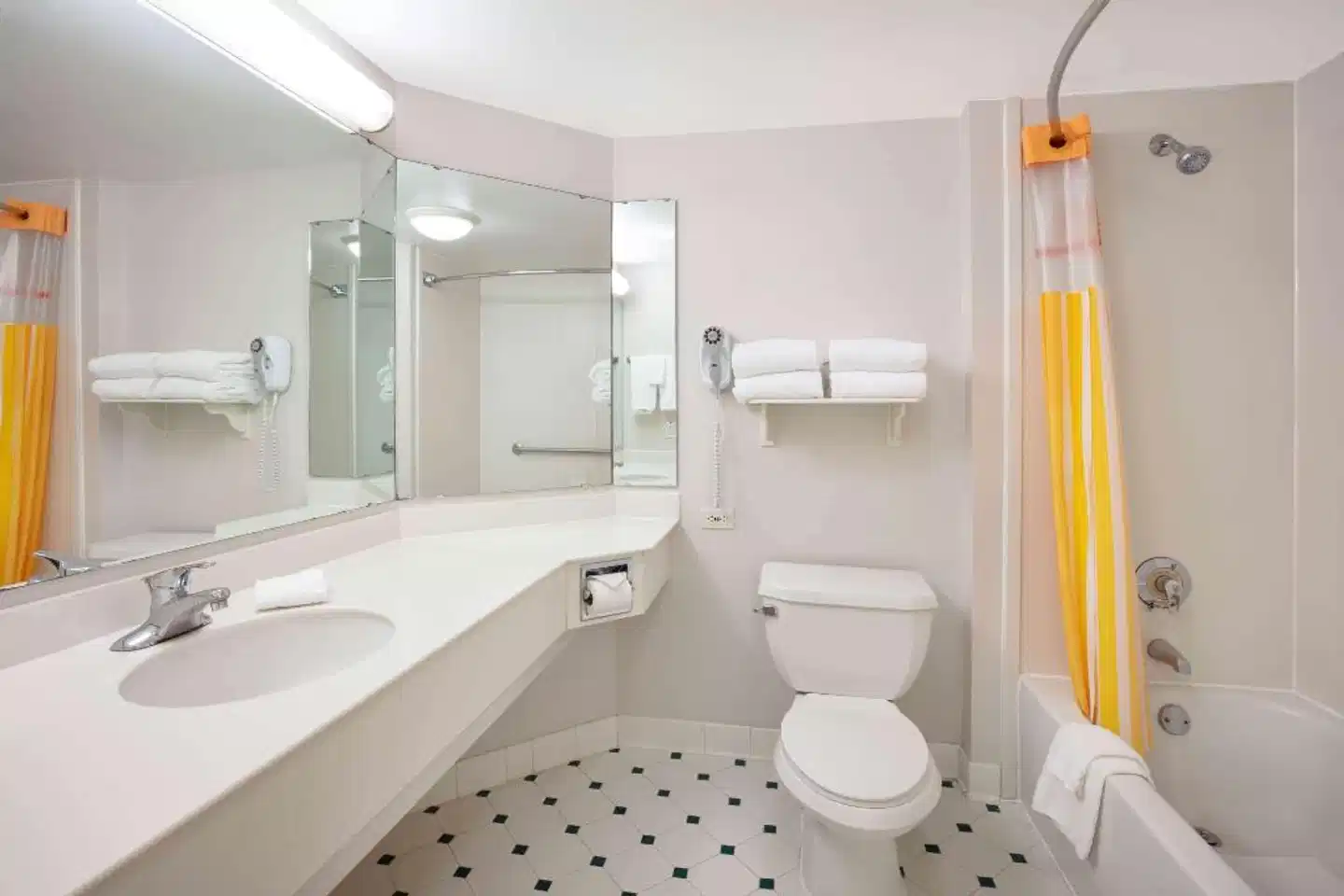 La Quinta Inn & Suites Ocala Badezimmer