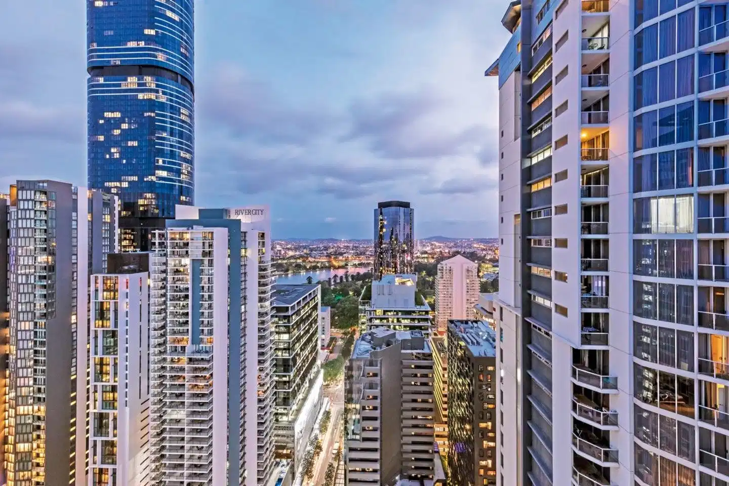 Oaks Brisbane Festival Suites Aussenansicht