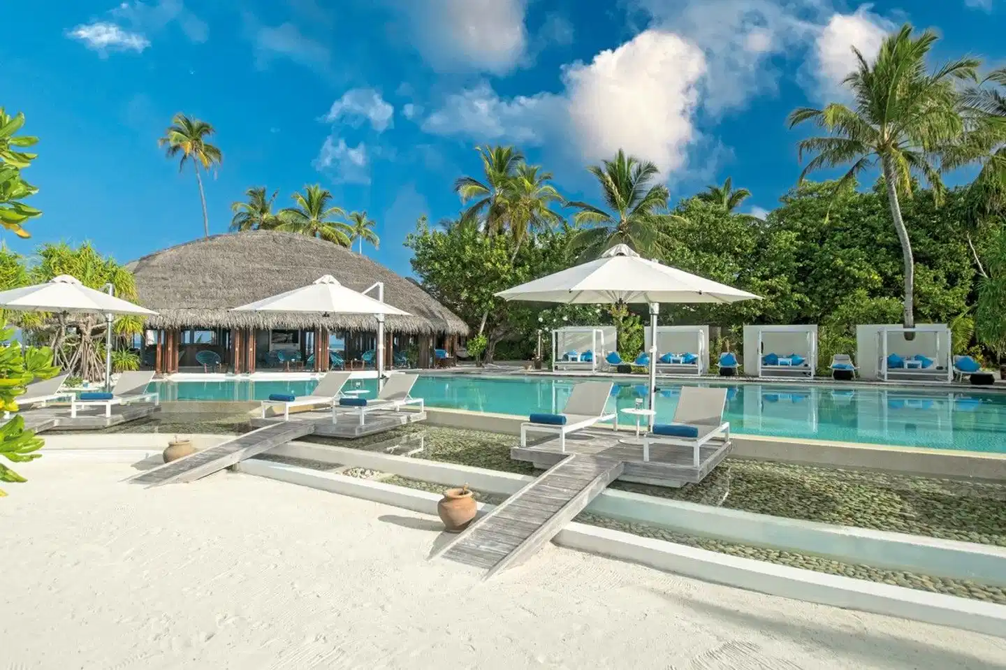 Constance Halaveli Maldives Pool
