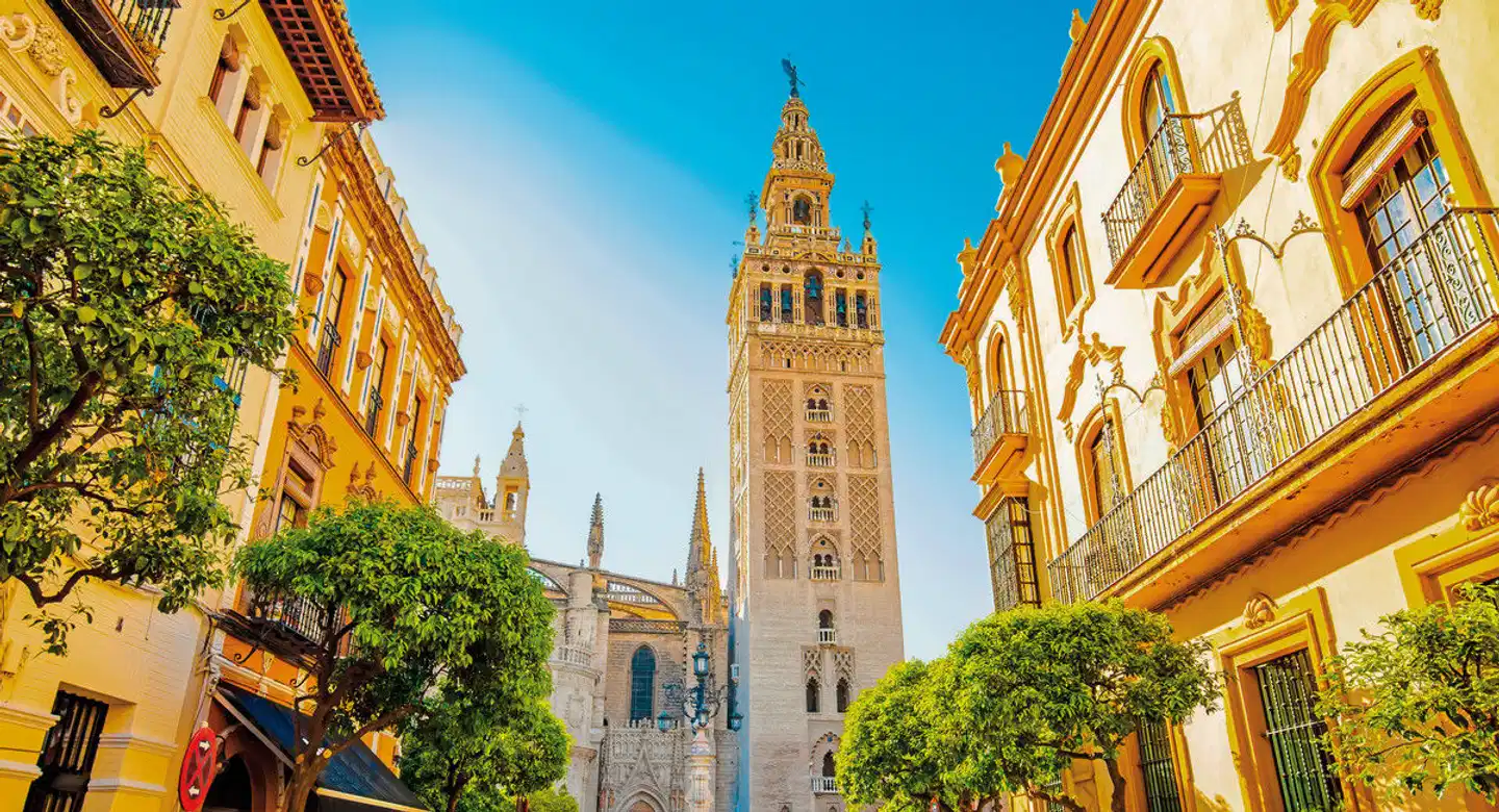 Mit dem Zug durch Andalusien -  Eine Reise durch Spaniens Süden Aussenansicht