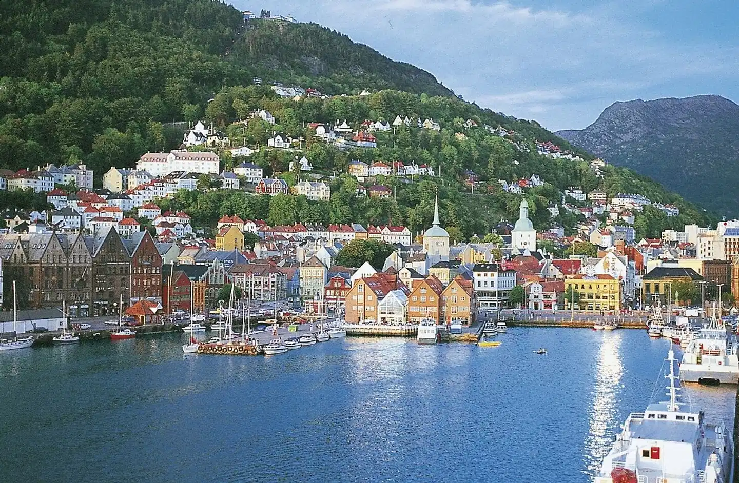 ADAC Special Hurtigruten: Mit MS Finnmarken auf den Spuren der Postschiffroute Landschaft