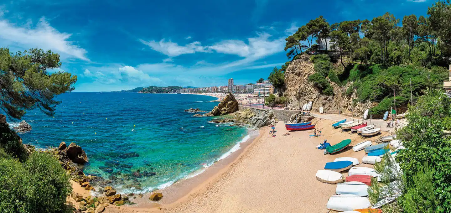 Costa Brava & Barcelona entspannt entdecken Strand