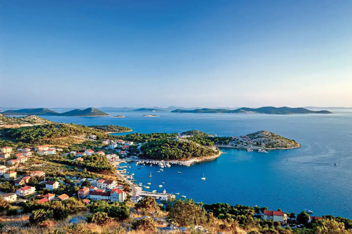 Blaue Reise Motorsegler Landschaft