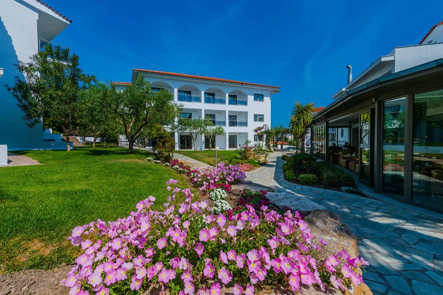 Flegra Palace Aussenansicht