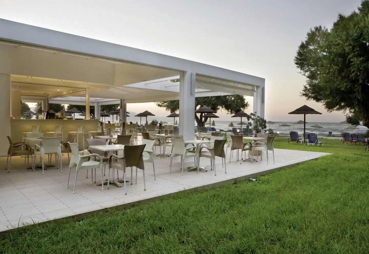 Geraniotis Beach RESTAURANT