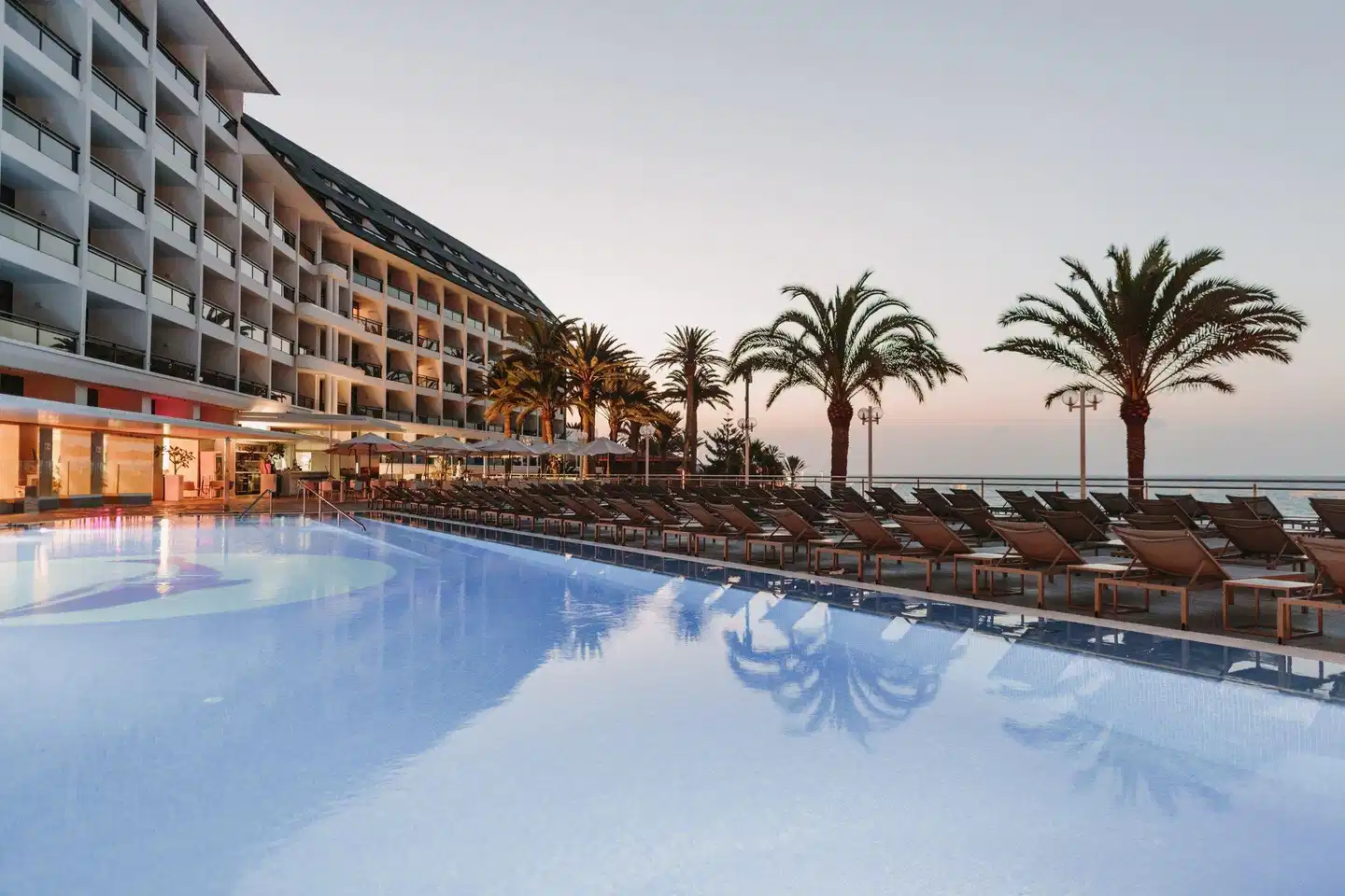 Don Gregory by Dunas POOL