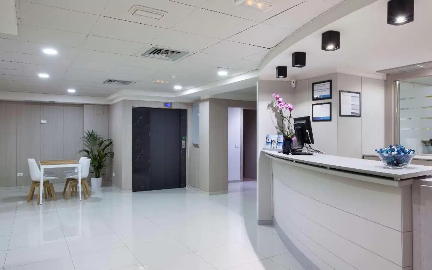 NH Las Palmas Playa las Canteras Lobby