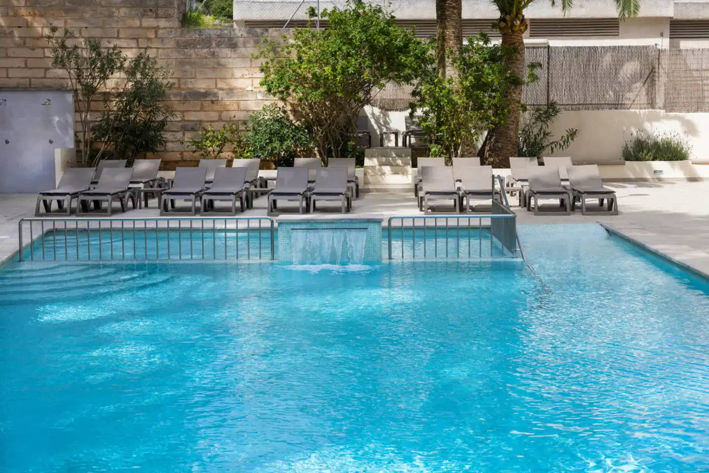 Flor los Almendros Pool