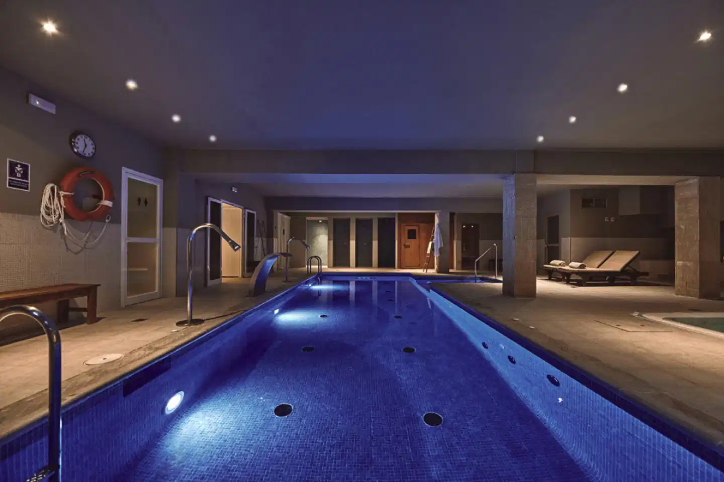 Maristel - Adults Only Hallenbad