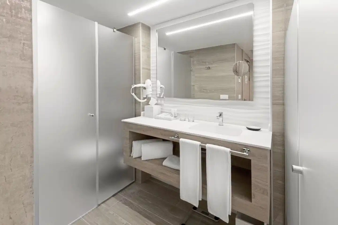 Elba Sunset Mallorca & Thalasso Spa Badezimmer