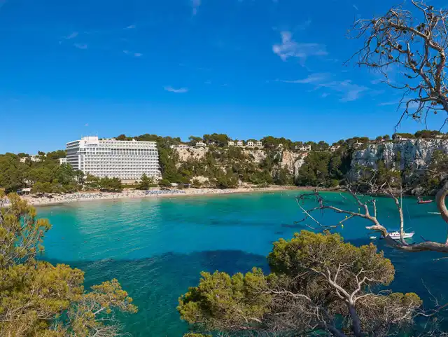 Meliá Cala Galdana Aussenansicht