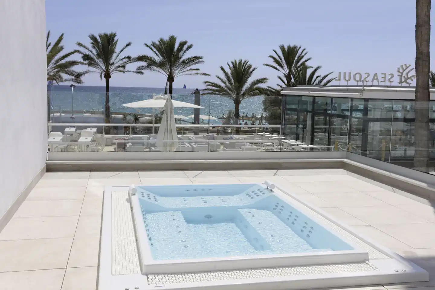 Iberostar Waves Bahía de Palma Pool