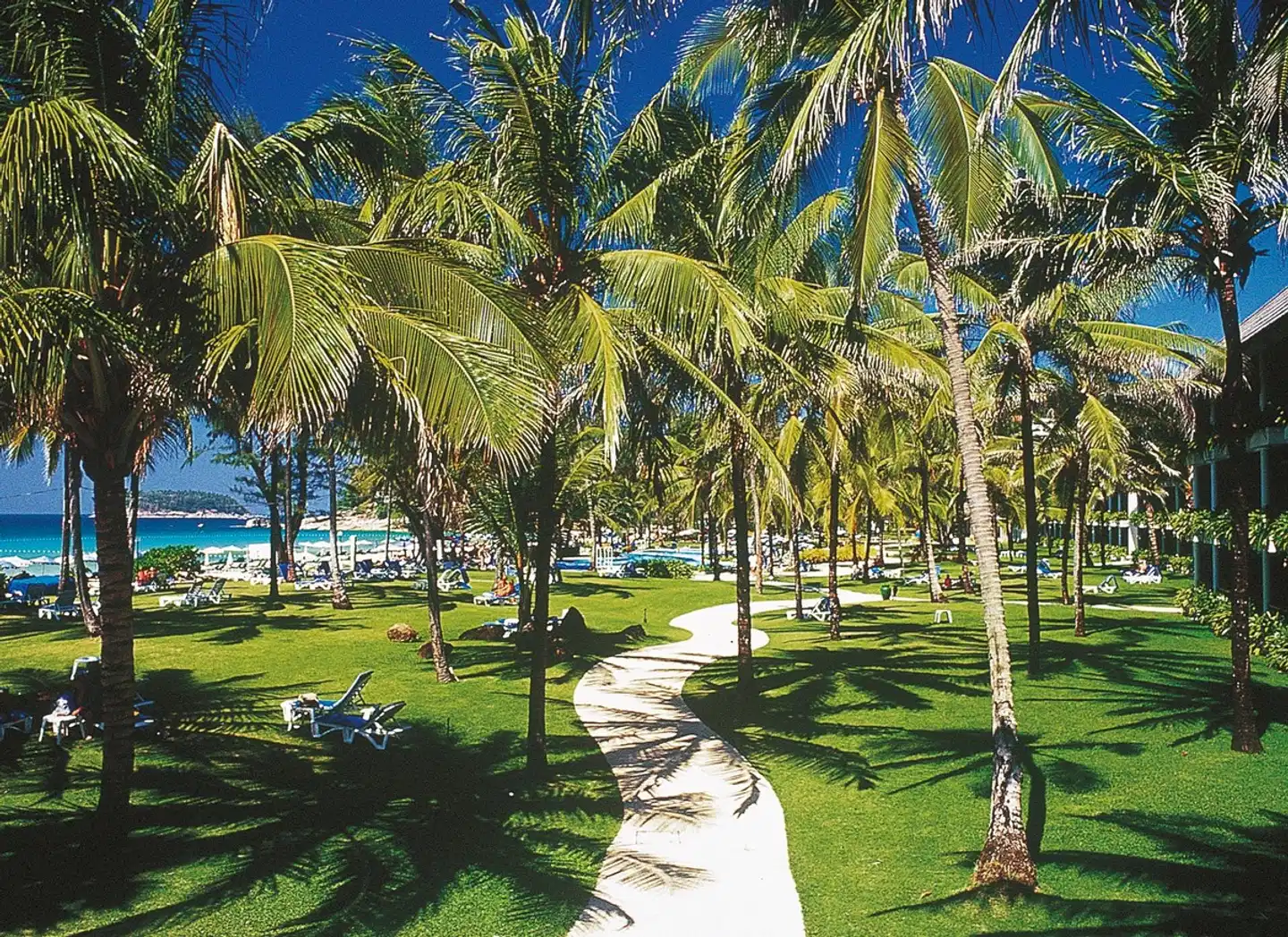 Katathani Phuket Beach Resort Garten