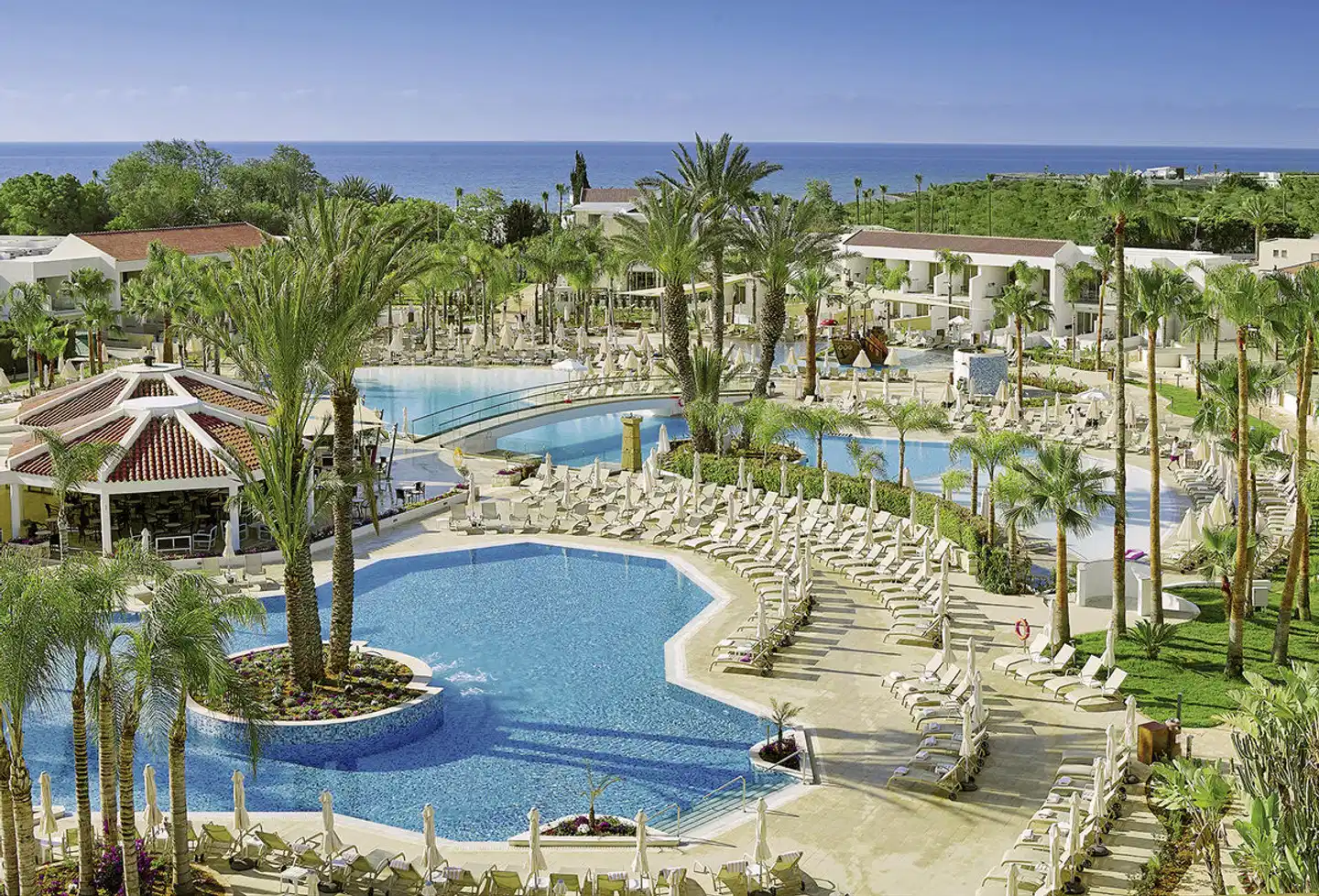 Olympic Lagoon Resort Aussenansicht