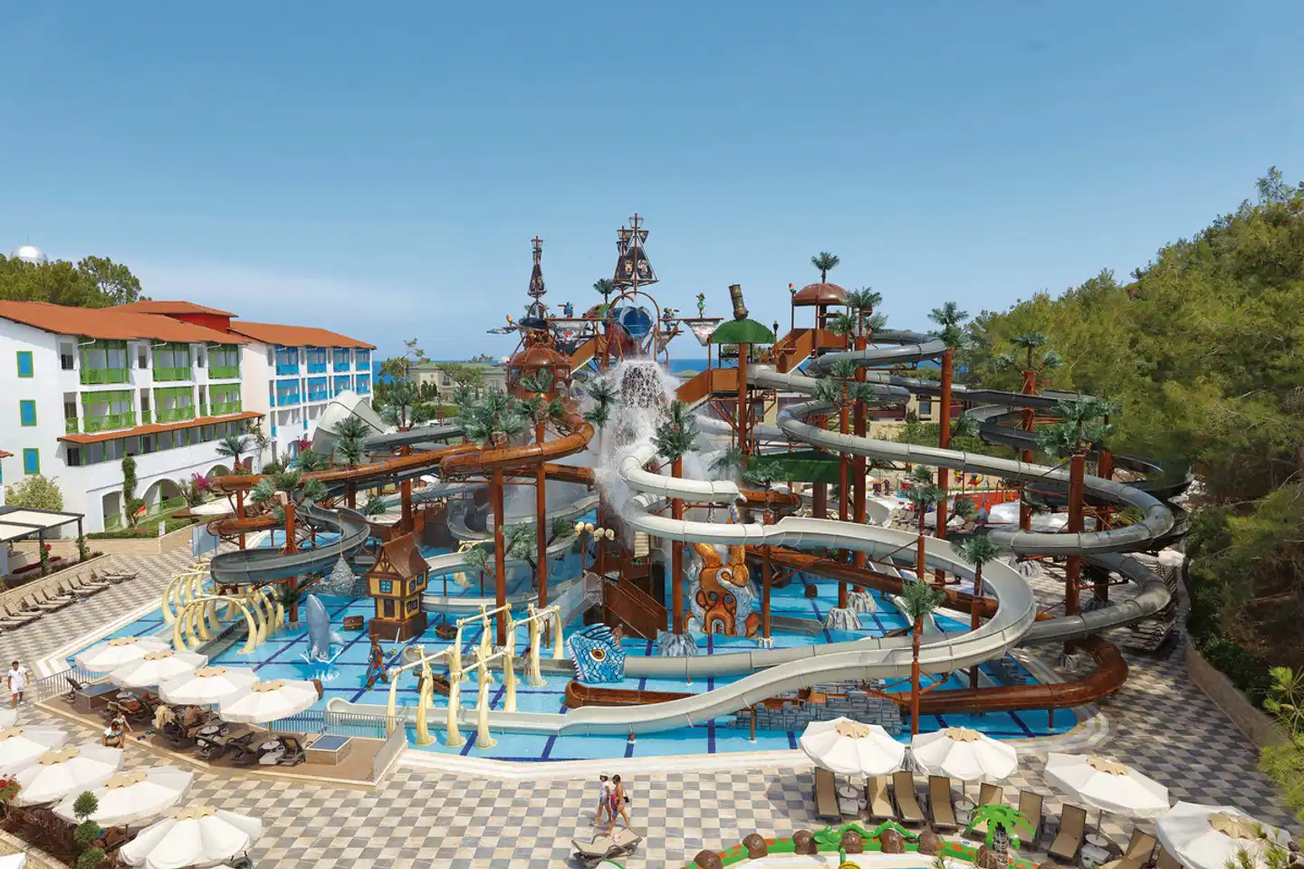 Nirvana Dolce Vita Luxury Pool