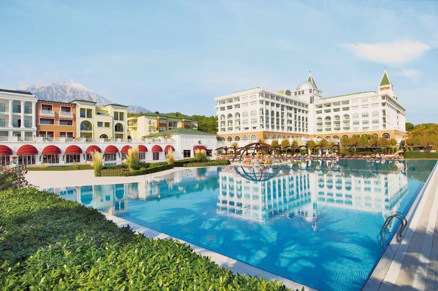 Nirvana Dolce Vita Luxury Pool