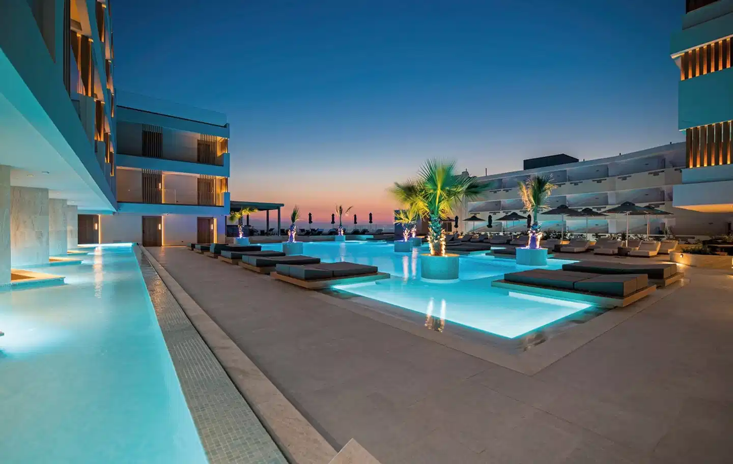 Akasha Beach Hotel & Spa Pool