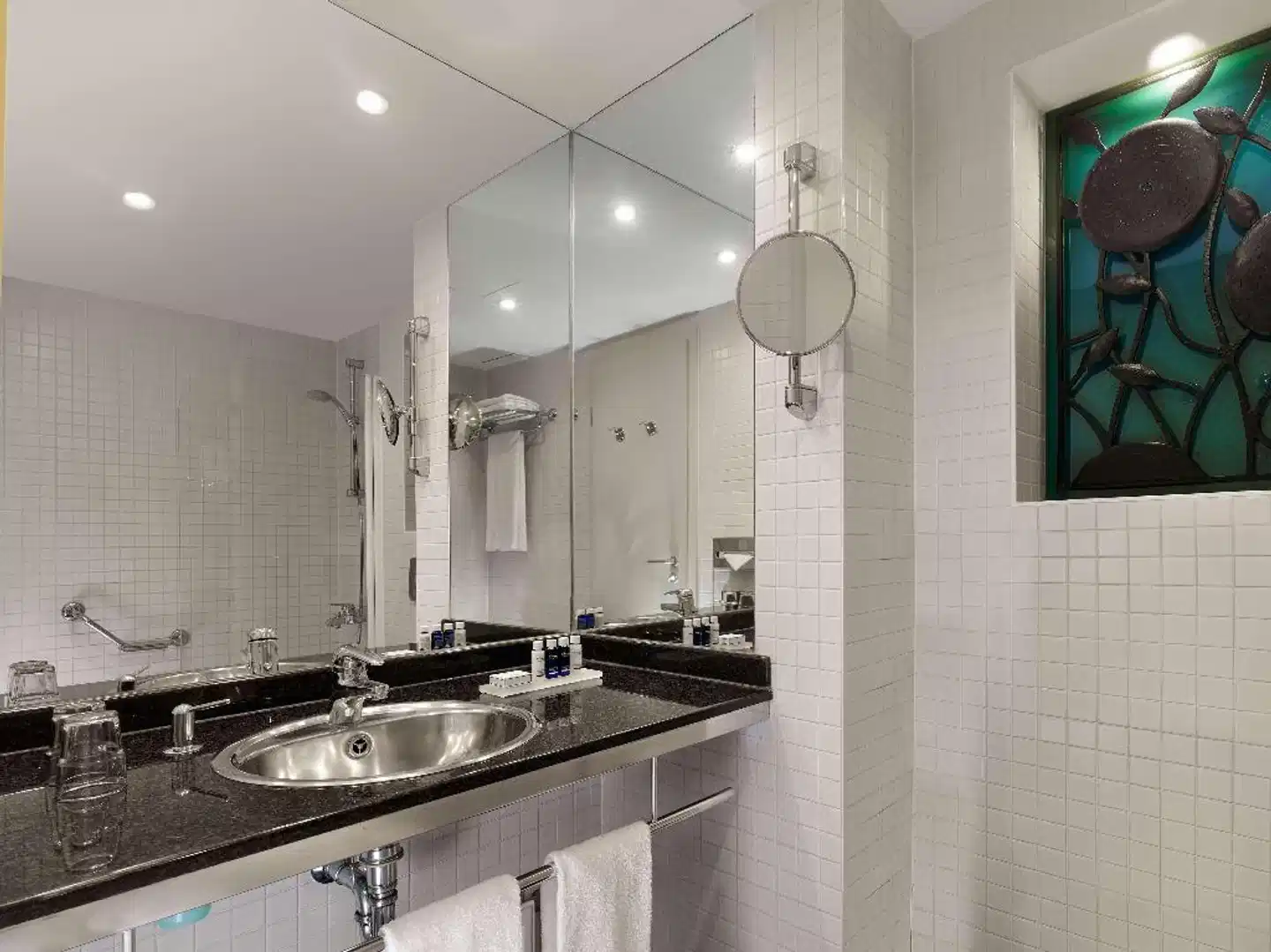 art'otel budapest, by park plaza Badezimmer