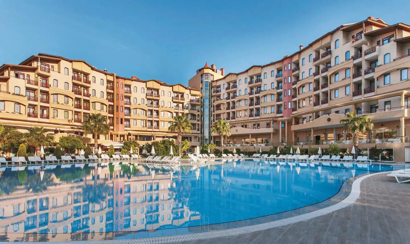 Bella Resort & Spa Pool