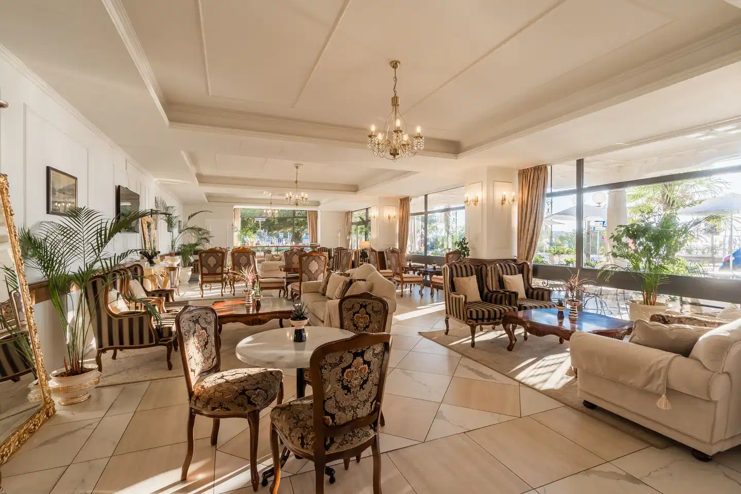 Hotel Palace Bellevue Lobby