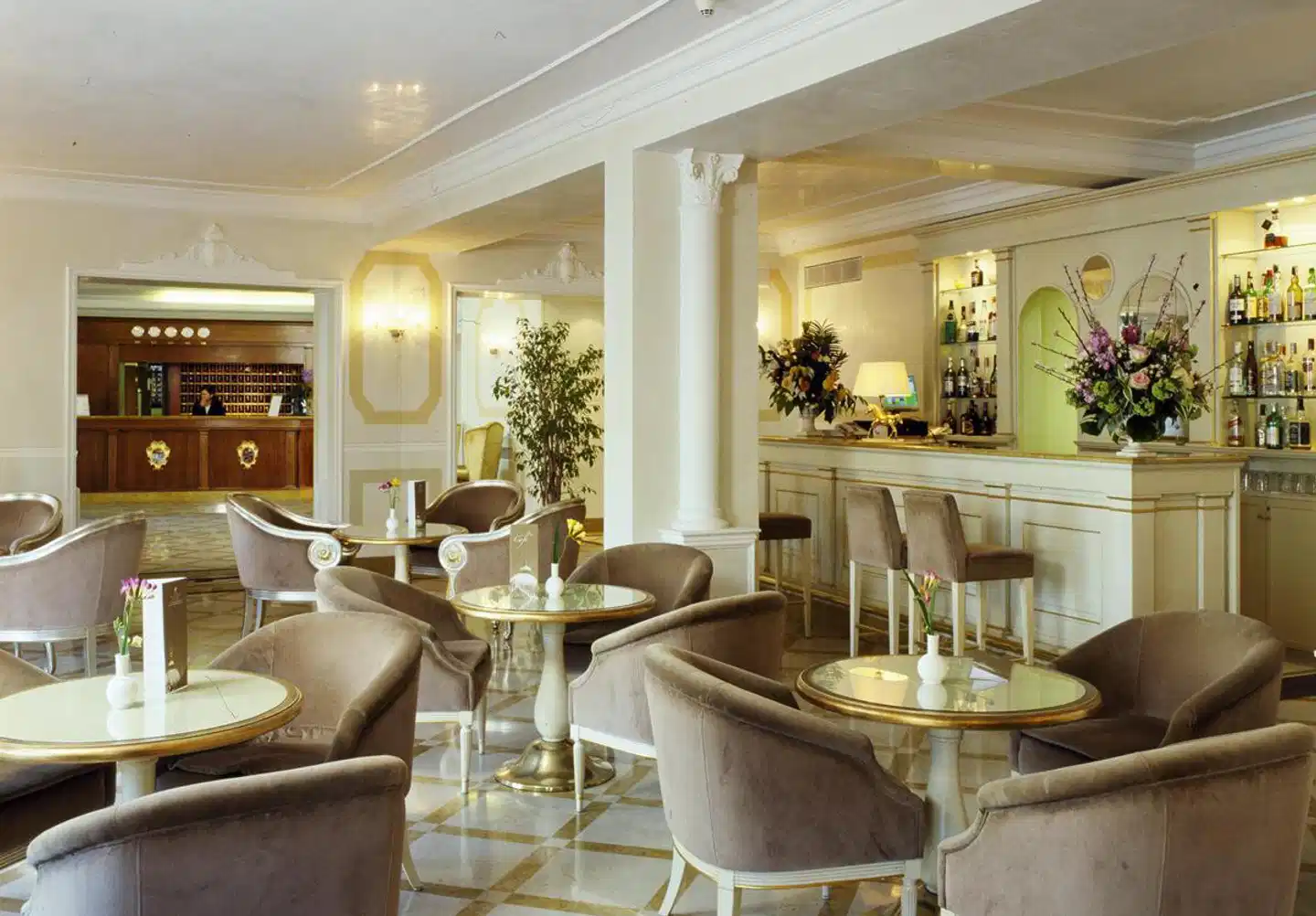 Carlton on the Grand Canal Bar