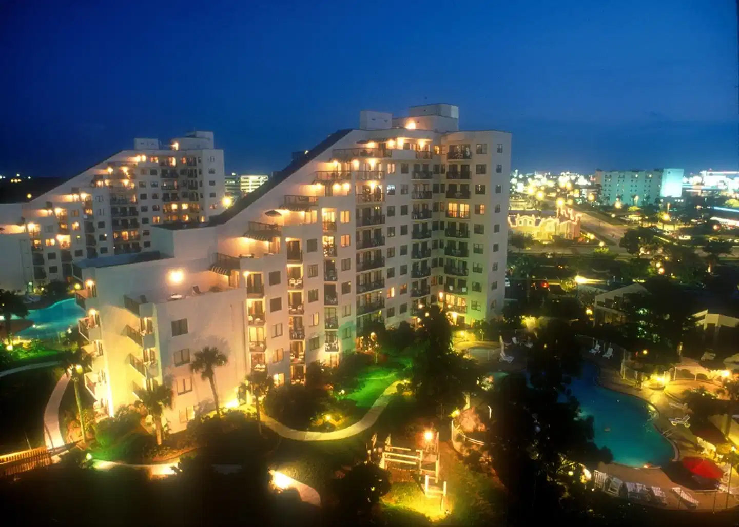 The Enclave Hotel & Suites Aussenansicht