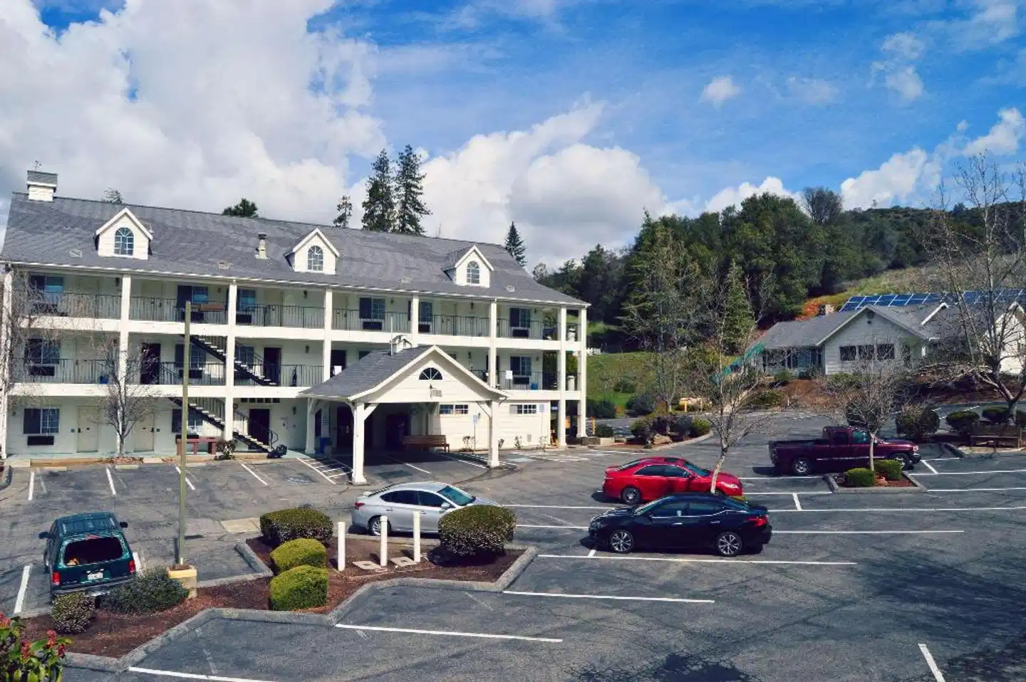 Quality Inn Yosemite Valley Gateway Aussenansicht