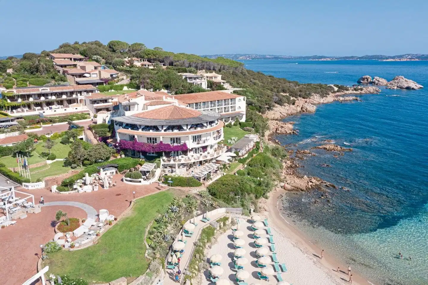 Club Hotel Baja Sardinia Aussenansicht