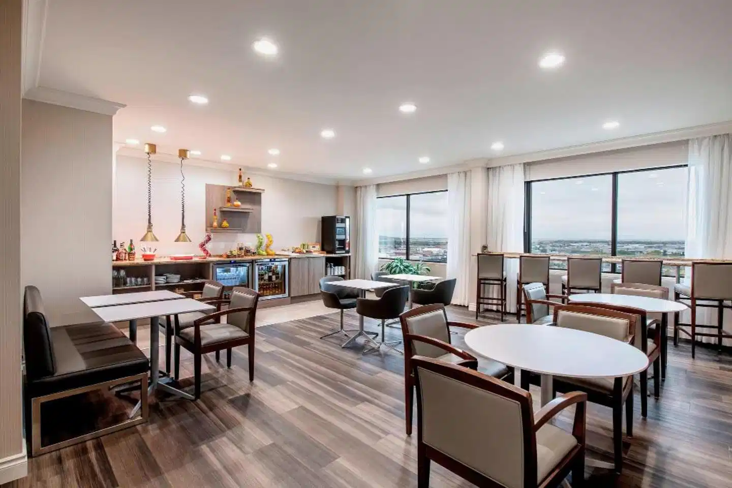 Delta Hotels by Marriott Regina Lobby