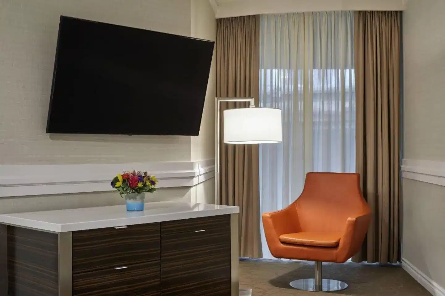 Delta Hotels by Marriott Edmonton Centre Suites Wohnbeispiel