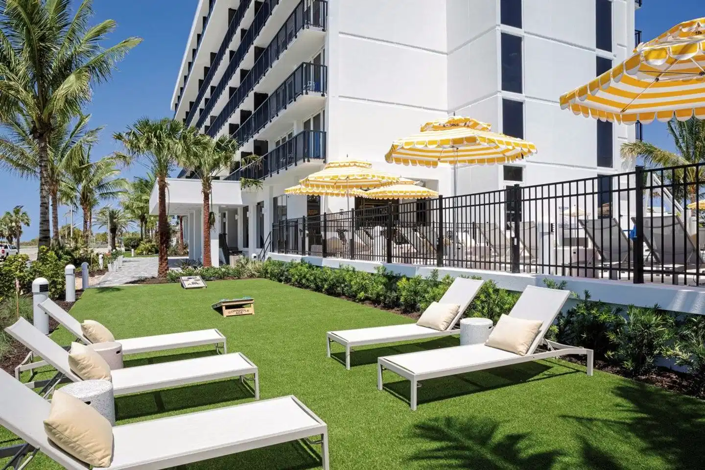 Cirque St. Armands Beachside Garten