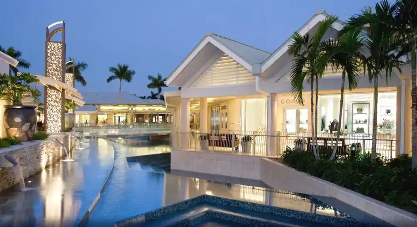 Ramada Naples Aussenansicht