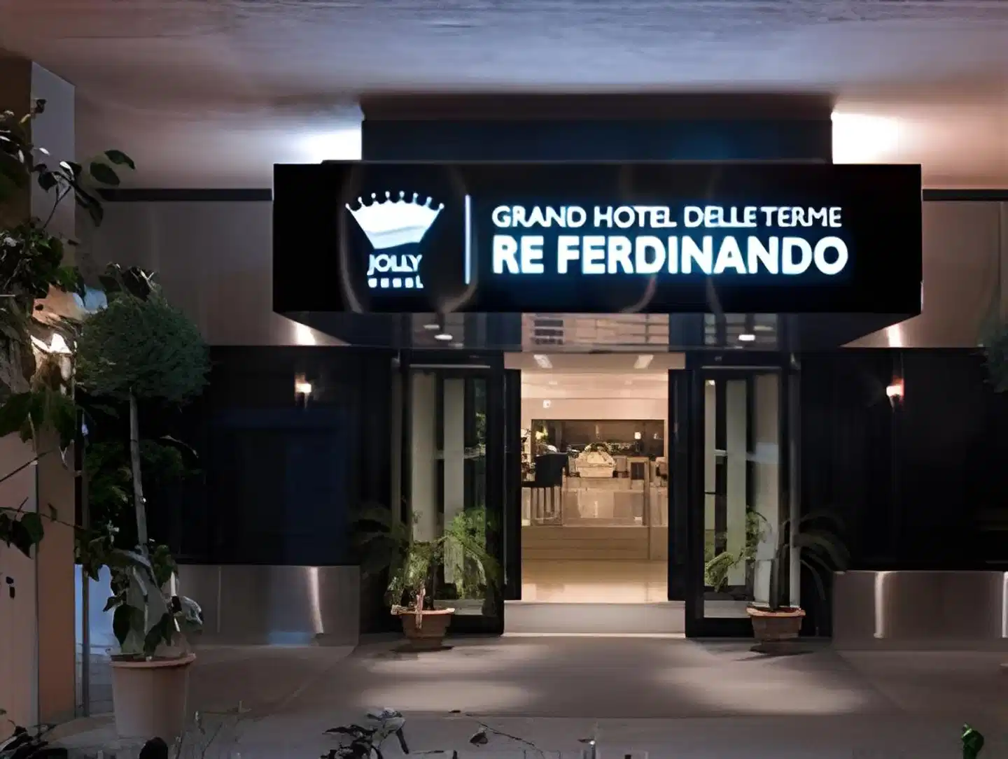 Grand Hotel Delle Terme Re Ferdinando Aussenansicht