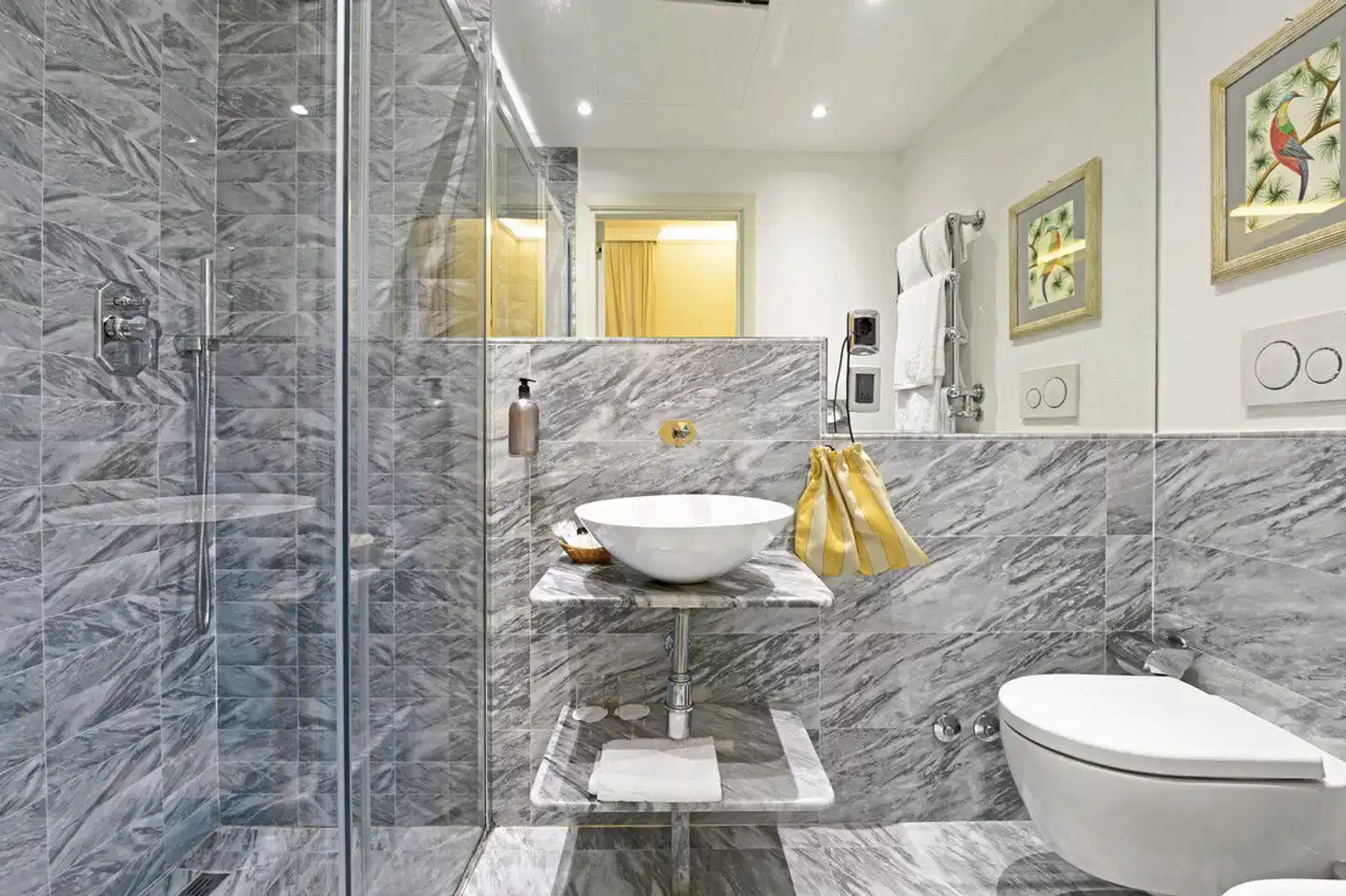 Hotel Kraft Badezimmer