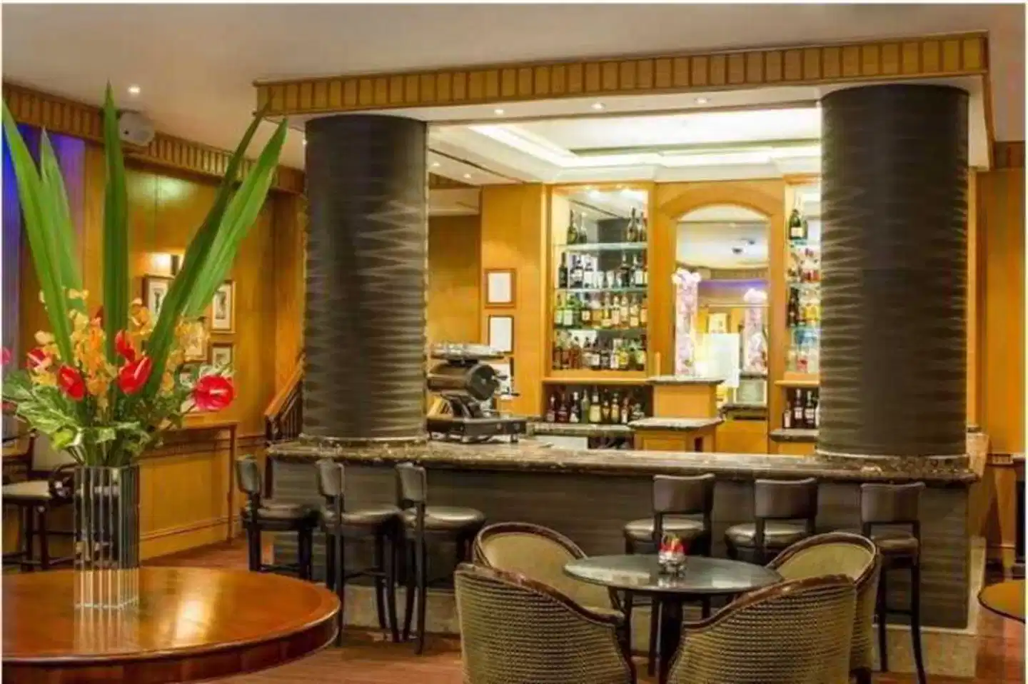 Millennium Gloucester Hotel London Kensington Bar