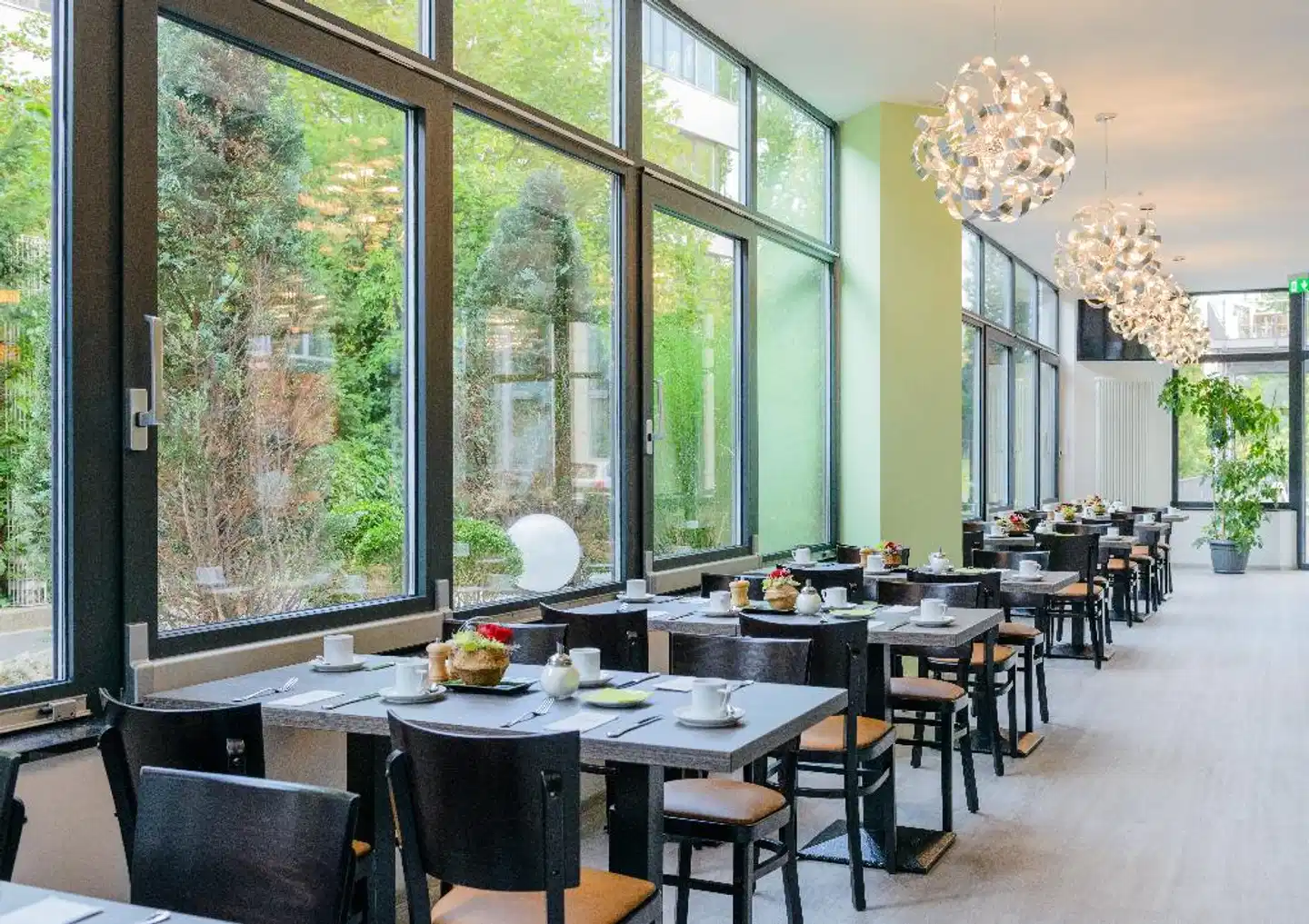 NOVINA HOTEL Wöhrdersee Nürnberg City Restaurant