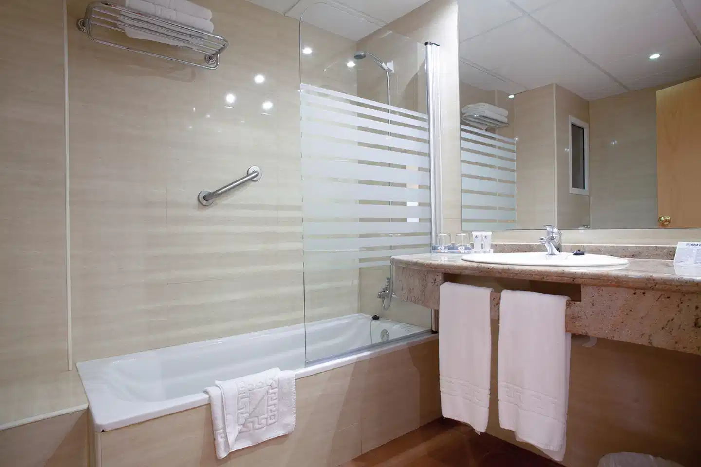 Best Oasis Park Badezimmer